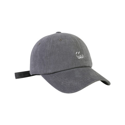 Női alkalmi sapka hímzett felirattal