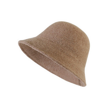 Πλεκτό γυναικείο καπέλο σε ρετρό στιλ