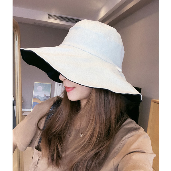 Modern, széles karimájú női sapka