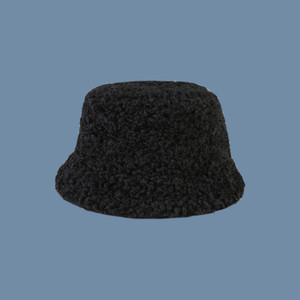 Ležerna puhasta ženska kapa za ribolov