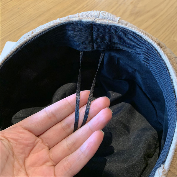 Modern női sapka típusú sapka napellenzővel