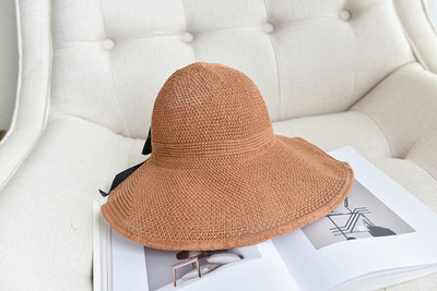 Μοντέρνο γυναικείο καπέλο με φαρδύ περιφέρια σε διάφορα χρώματα