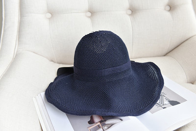 Μοντέρνο γυναικείο καπέλο με φαρδύ περιφέρια σε διάφορα χρώματα