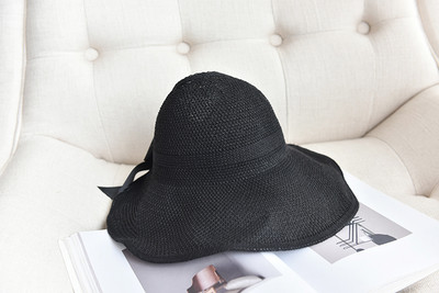 Μοντέρνο γυναικείο καπέλο με φαρδύ περιφέρια σε διάφορα χρώματα