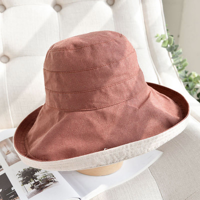 Jelenlegi női sapka rojtokkal és két arccal