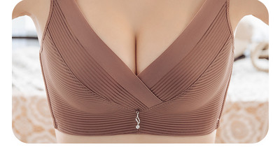 Női melltartó V-nyakkal és állítható pántokkal