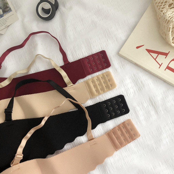 Νέο μοντέλο σουτιέν σε τέσσερα χρώματα