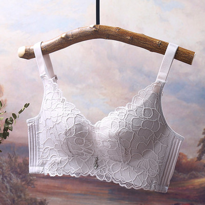 Modern női melltartó csipkével