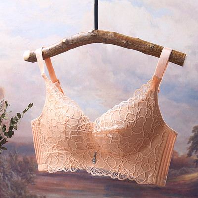 Modern női melltartó csipkével