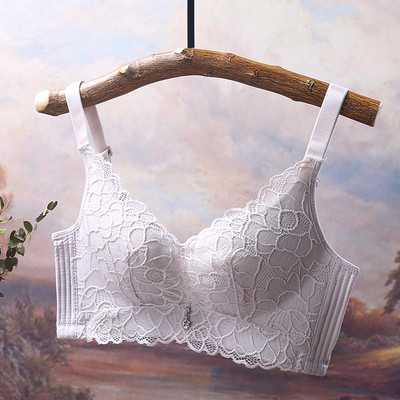 Modern női melltartó csipkével