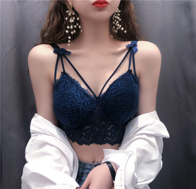 Κοντό δαντελένιο μποθστάκι