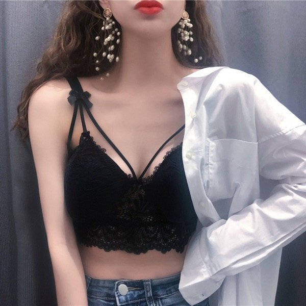 Κοντό δαντελένιο μποθστάκι