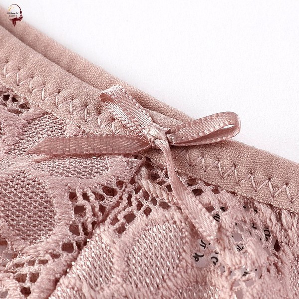 Női csipke tangák szalaggal