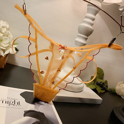 Γυναικεία στριγκάκια με πλέγμα και τρισδιάστατα λουλούδια