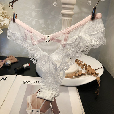 Γυναικεία στριγκάκια δαντέλας με μεταλλικό στοιχείο