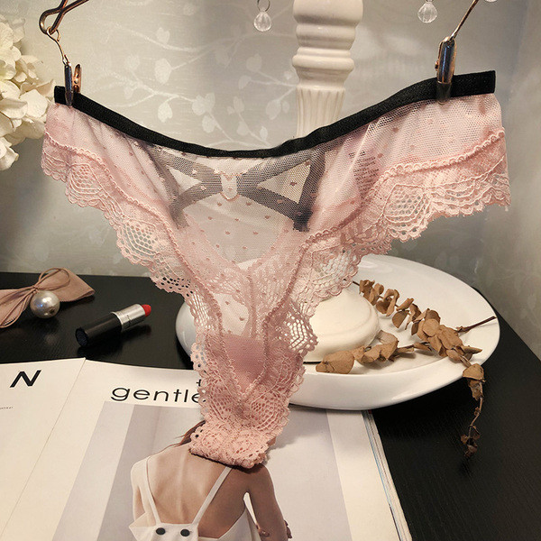 Γυναικεία στριγκάκια δαντέλας με μεταλλικό στοιχείο