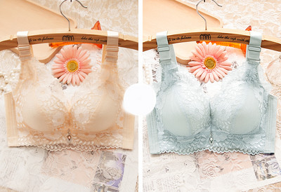 Stílusos női csipkés melltartó - két darabból álló készlet