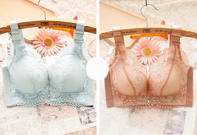 Stílusos női csipkés melltartó - két darabból álló készlet