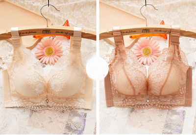 Stílusos női csipkés melltartó - két darabból álló készlet