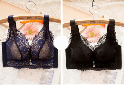 Stílusos női csipkés melltartó - két darabból álló készlet