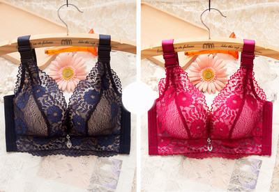 Stílusos női csipkés melltartó - két darabból álló készlet