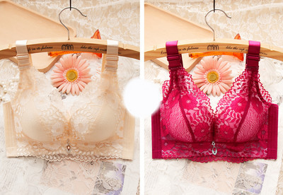Stílusos női csipkés melltartó - két darabból álló készlet