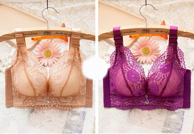 Stílusos női csipkés melltartó - két darabból álló készlet