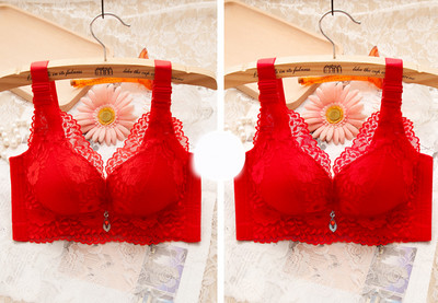 Stílusos női csipkés melltartó - két darabból álló készlet