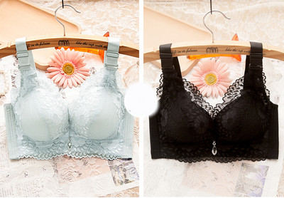 Stílusos női csipkés melltartó - két darabból álló készlet