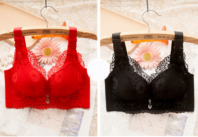 Stílusos női csipkés melltartó - két darabból álló készlet
