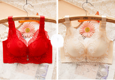 Stílusos női csipkés melltartó - két darabból álló készlet