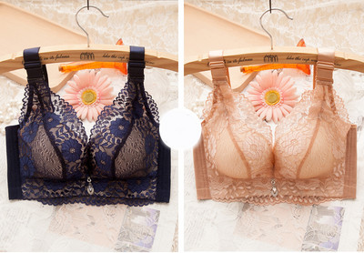 Stílusos női csipkés melltartó - két darabból álló készlet