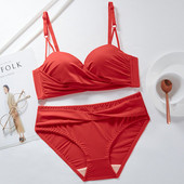 Két részből álló fehérnemű szett - melltartó és bikini