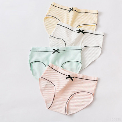 Női 4 db-os bikini szett csipkével és szalaggal