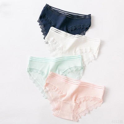 Női 4 db-os bikini szett csipkével és szalaggal