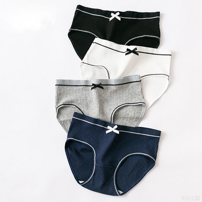 Női 4 db-os bikini szett csipkével és szalaggal