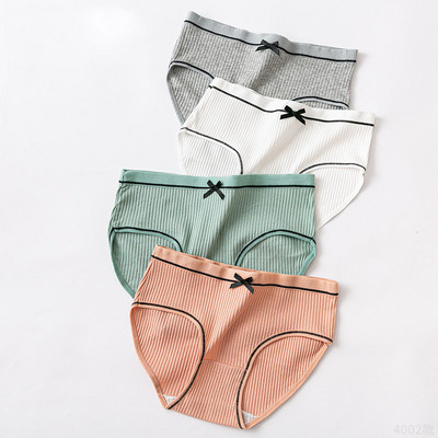 Női 4 db-os bikini szett csipkével és szalaggal