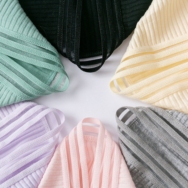 Női 4 db-os bikini szett csipkével és szalaggal