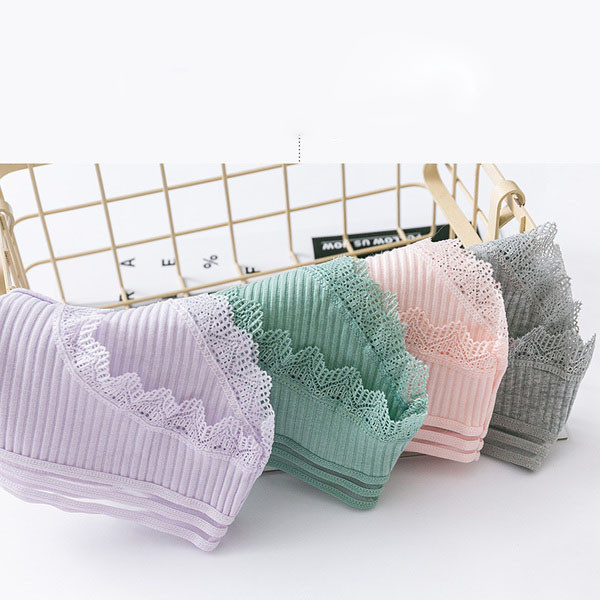 Női 4 db-os bikini szett csipkével és szalaggal