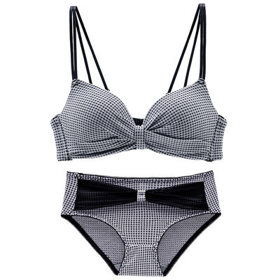 Intim fehérnemű két részből - melltartó és bikini