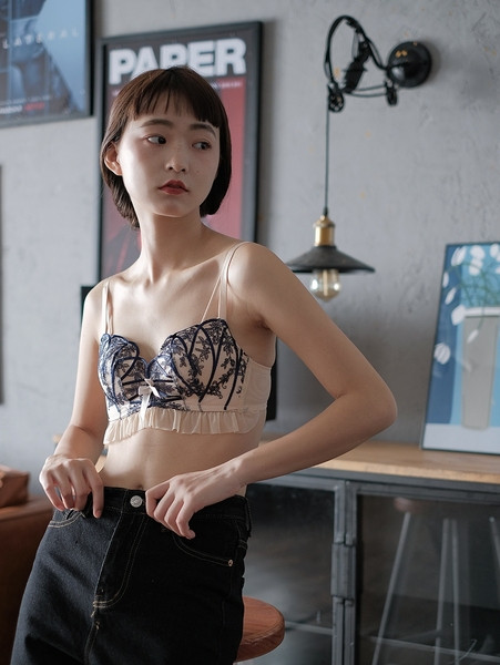 Γυναικείο σουτιέν με δαντέλα και κορδέλα σε διάφορα χρώματα