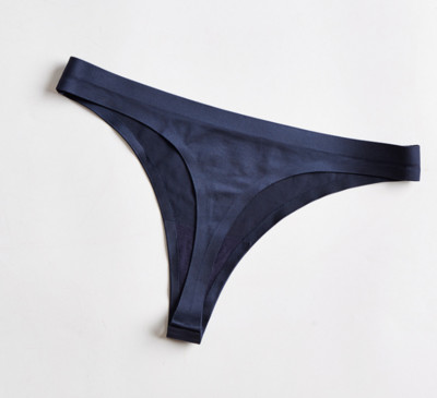 Νέο μοντέλο γυναικεία μεταξωτά στριγκάκια