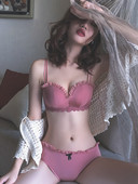 Két részből álló fehérnemű szett többféle modellben