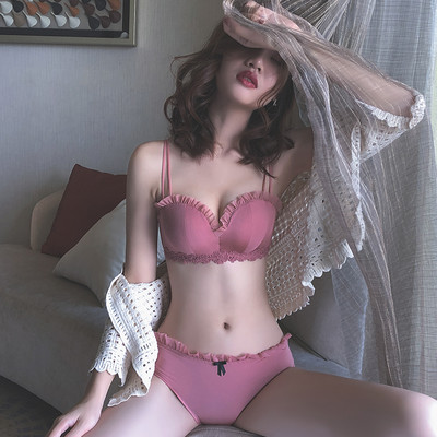 Két részből álló fehérnemű szett többféle modellben