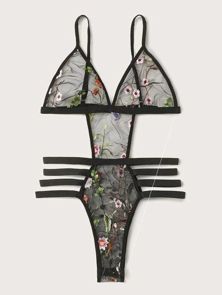 Intim fehérnemű hímzéssel és vékony pántokkal