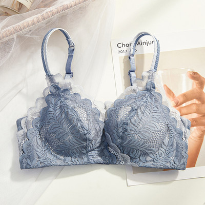 Stílusos női melltartó csipkével és állítható pántokkal