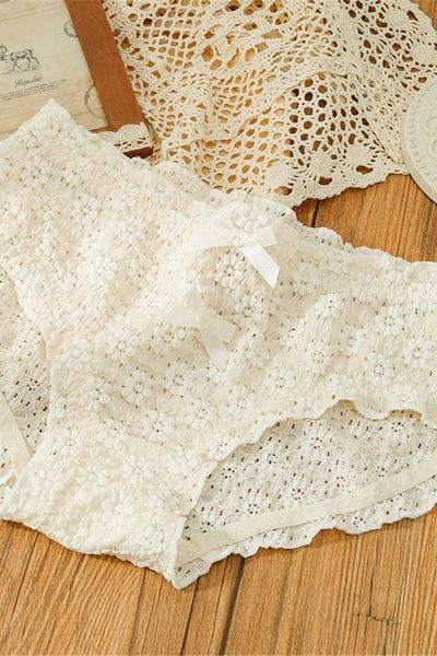 Női csipke fehérnemű szalaggal