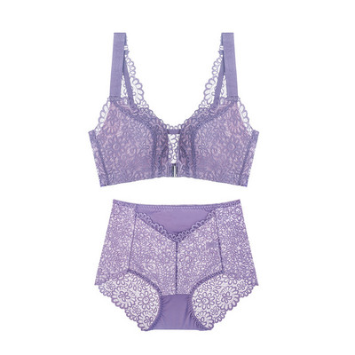 Női fehérnemű vagy melltartó szett csipkével