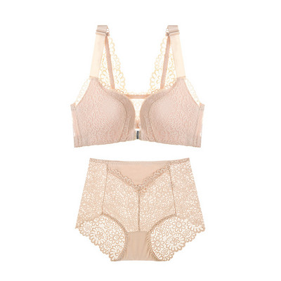 Női fehérnemű vagy melltartó szett csipkével