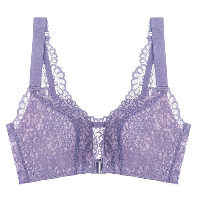 Női fehérnemű vagy melltartó szett csipkével